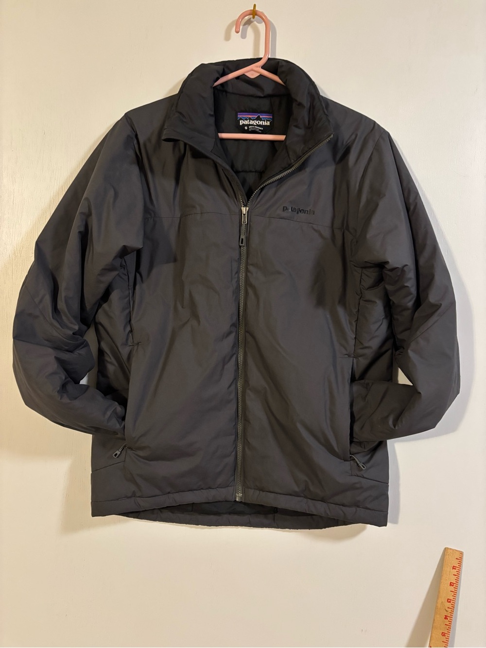 Patagonia Men’s Small Dark Grey Primaloft Insulated Jacket Style 28687 FA12